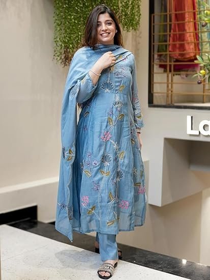 Women Kurta with Pant & Dupatta - Image 3